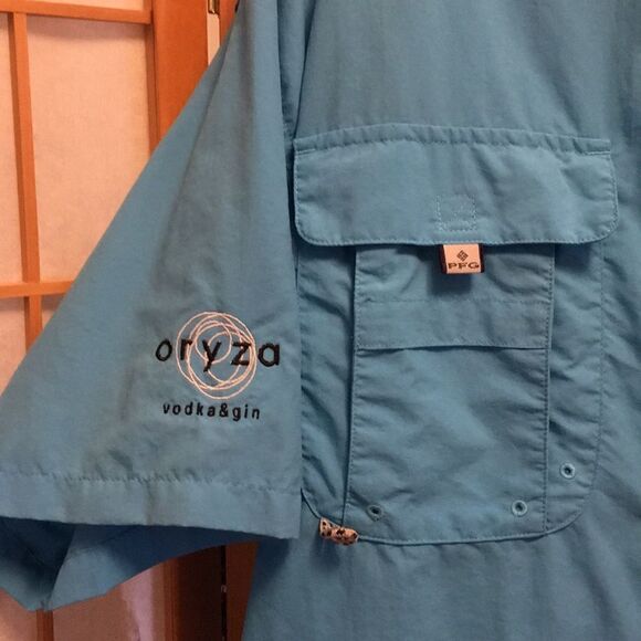 3/$20 Columbia PFG Button Down - Picture 4 of 8